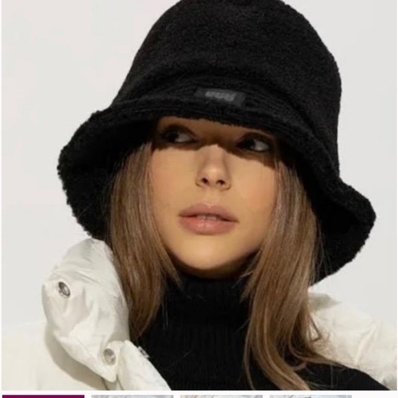 UGG Accessories - UGG Reversible Black Sherpa Bucket Hat​